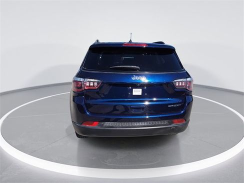 Used 2018 Jeep Compass Sport image 7