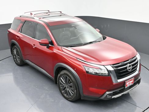 Used 2022 Nissan Pathfinder SL w/ SL Premium Package image 39