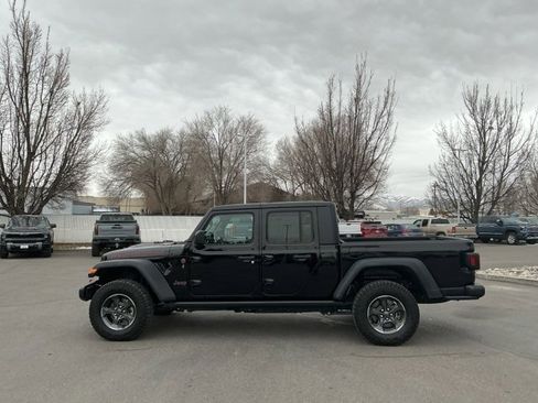 Used 2023 Jeep Gladiator Rubicon w/ Cold Weather Group image 9