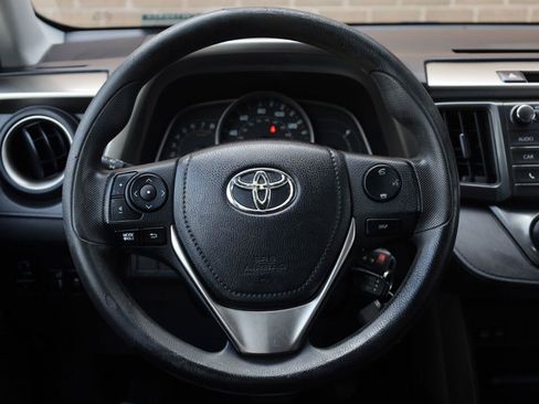 Used 2015 Toyota RAV4 LE FWD image 27