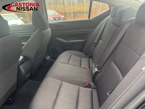 Used 2024 Nissan Altima 2.5 SV image 34