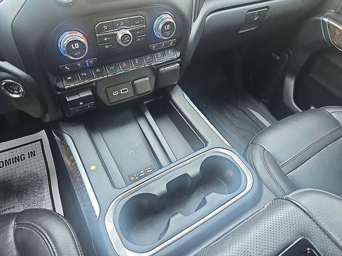 Used 2019 GMC Sierra 1500 Denali w/ Denali Ultimate Package AWD/4WD image 24