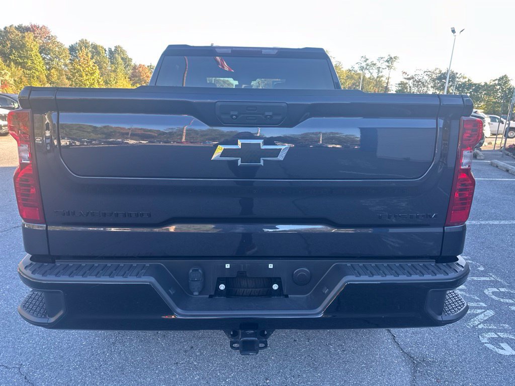 Certified 2023 Chevrolet Silverado 1500 Custom Trail Boss w/ LPO, Dark Essentials Package AWD/4WD image 6