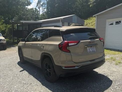 Used 2022 GMC Terrain AT4 AWD/4WD image 3