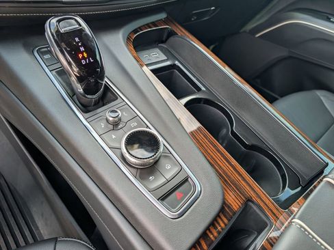 Certified 2022 Cadillac Escalade Luxury AWD/4WD image 28