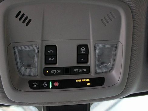 Used 2019 Chevrolet Malibu LT image 18