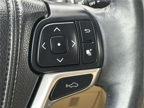 Used 2014 Toyota Highlander Limited Platinum AWD/4WD image 24