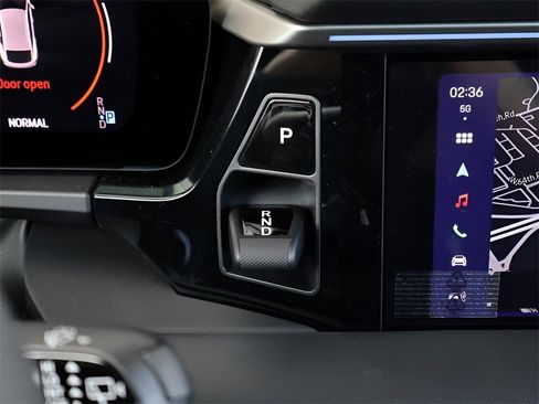 New 2025 Porsche Macan 4S Electric image 26