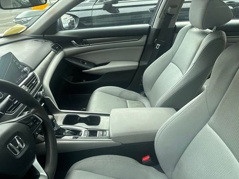 Used 2018 Honda Accord LX image 4