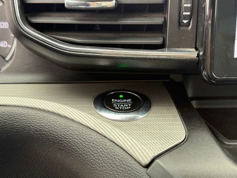 Used 2020 Ford Explorer XLT w/ Equipment Group 202A RWD image 18