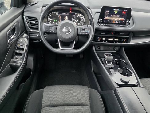 Used 2024 Nissan Rogue SV image 11
