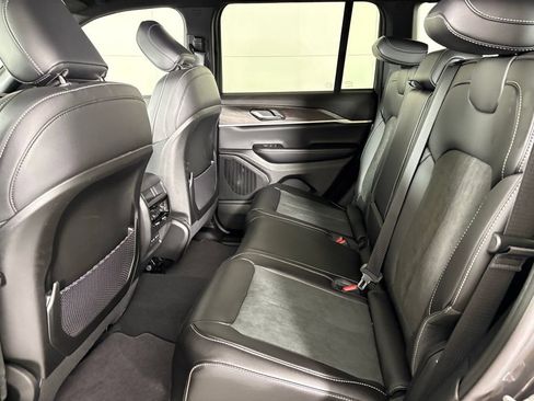 New 2026 Jeep Grand Cherokee Altitude RWD image 37