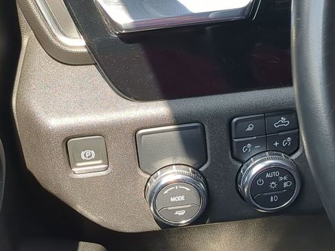 Used 2024 GMC Sierra 1500 SLT image 18