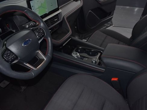 Used 2025 Ford Explorer ST-Line w/ ST-Line Street Pack AWD/4WD image 29
