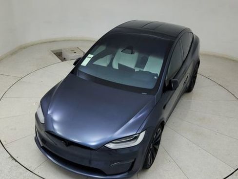 Used 2022 Tesla Model X image 76