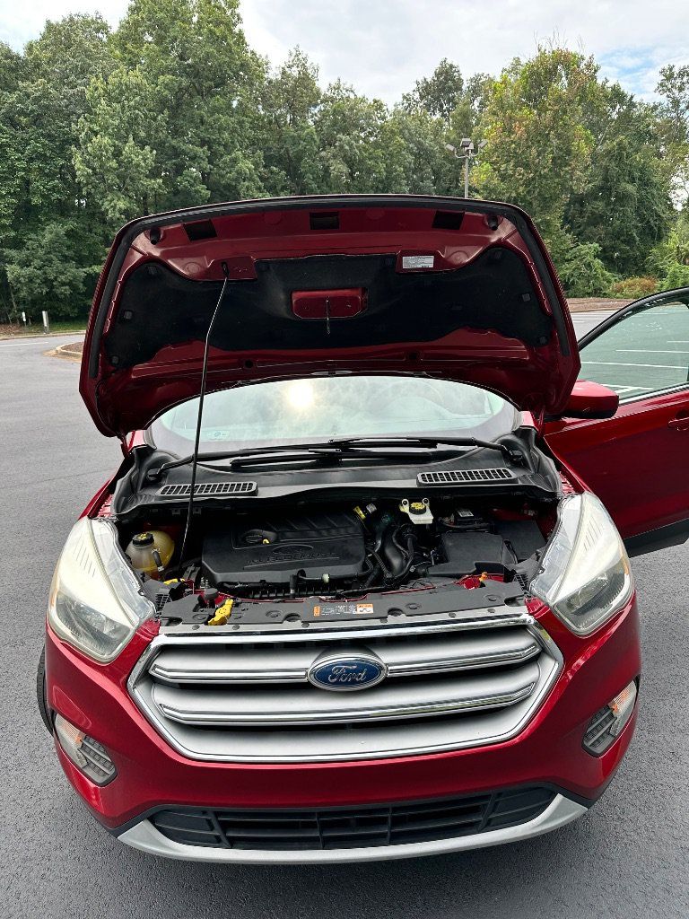 Used 2017 Ford Escape SE FWD image 28