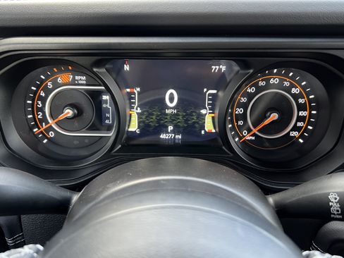 Used 2025 Jeep Wrangler Unlimited Rubicon AWD/4WD image 28