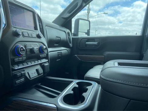 Used 2022 Chevrolet Silverado 2500 High Country AWD/4WD image 38