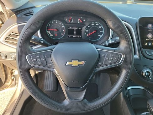 Used 2024 Chevrolet Malibu LT image 21
