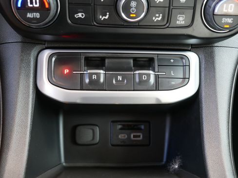 Used 2020 GMC Acadia SLT AWD/4WD image 24