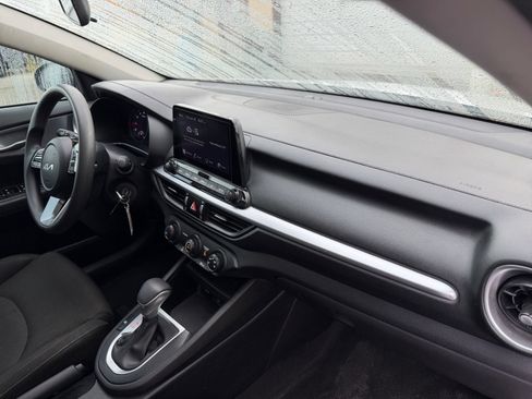 Used 2023 Kia Forte LXS w/ LXS Technology Package FWD image 16