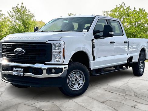 New 2026 Ford F250 XL w/ FX4 Off-Road Package image 2