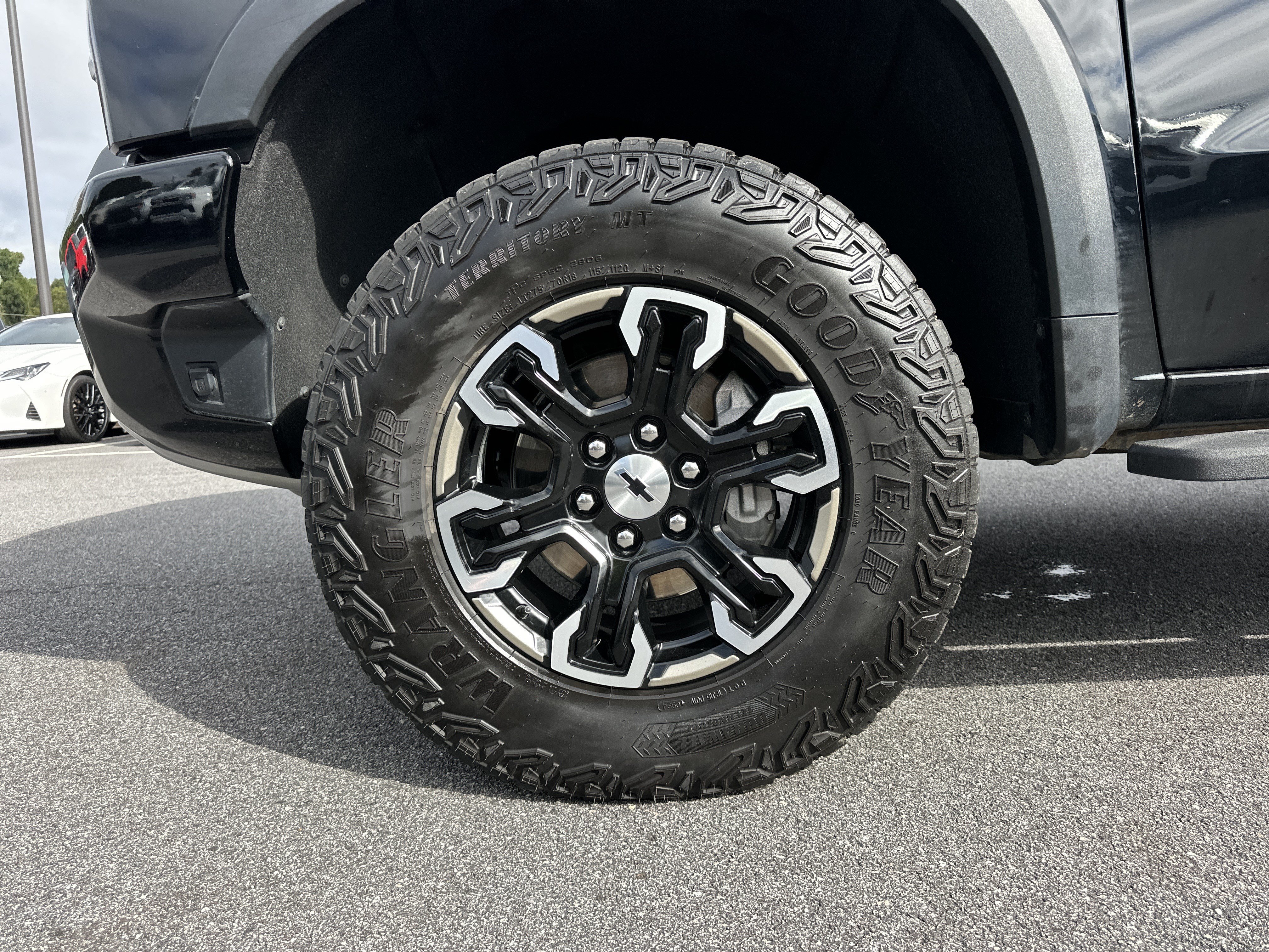 Certified 2024 Chevrolet Silverado 1500 ZR2 w/ Technology Package AWD/4WD image 12