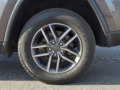 Used 2021 Jeep Grand Cherokee Limited image 14