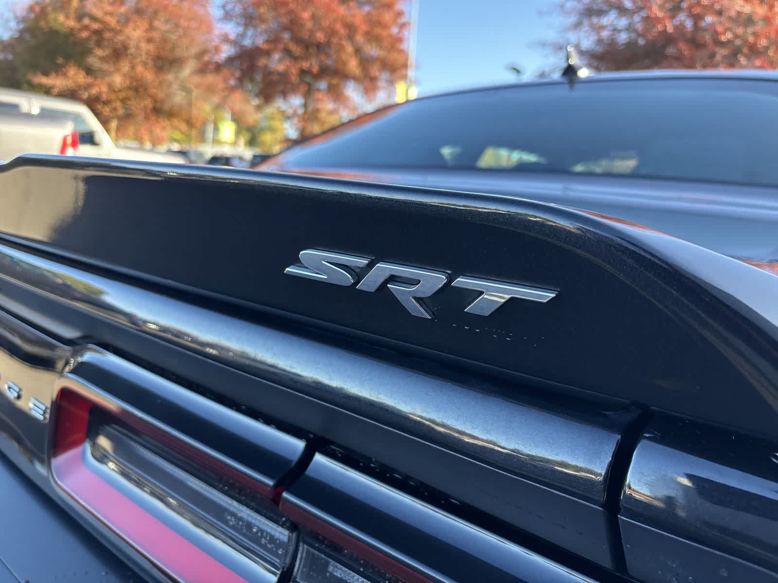 Used 2015 Dodge Challenger SRT RWD image 4