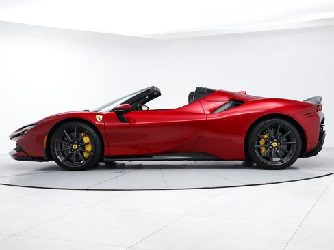 Certified 2025 Ferrari SF90 Spider AWD/4WD image 4