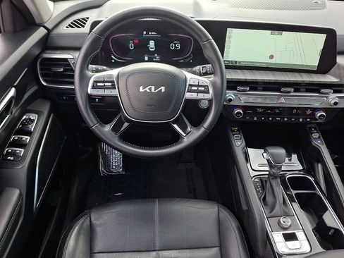 Used 2023 Kia Telluride EX w/ EX Captain's Chair Package image 13
