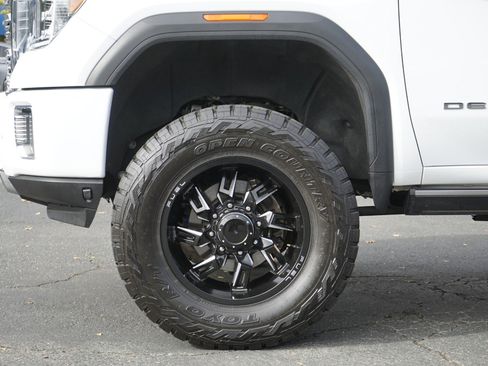 Used 2023 GMC Sierra 2500 Denali w/ Denali Ultimate Package image 12