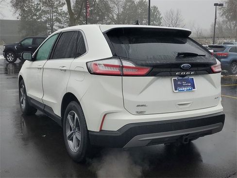 Certified 2022 Ford Edge SEL w/ Convenience Package image 3
