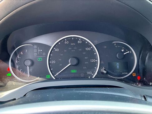 Used 2013 Lexus CT 200h w/ Premium Pkg FWD image 26