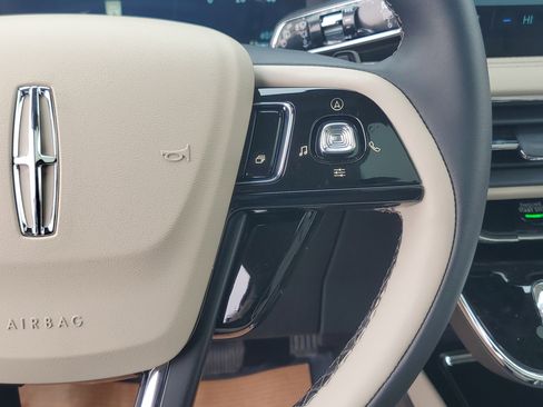 New 2026 Lincoln Corsair Premiere image 18