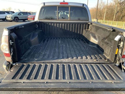Used 2014 Toyota Tacoma PreRunner image 18