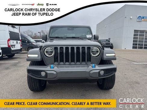 Used 2022 Jeep Wrangler Sahara image 3