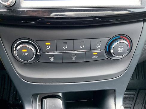 Used 2019 Nissan Sentra S image 31
