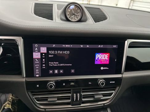 Used 2022 Porsche Macan S AWD/4WD image 14