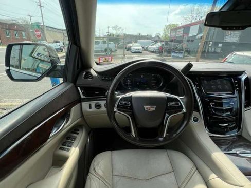Used 2016 Cadillac Escalade ESV Luxury image 35