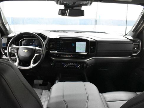 Used 2025 Chevrolet Silverado 2500 LTZ w/ LTZ Plus Package AWD/4WD image 5