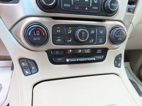 Used 2015 GMC Yukon Denali w/ Premium Package AWD/4WD image 26