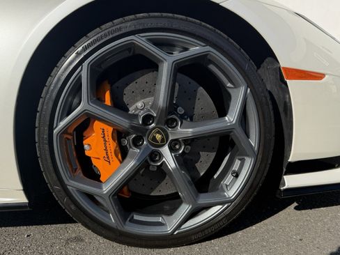Used 2024 Lamborghini Huracan Tecnica image 10