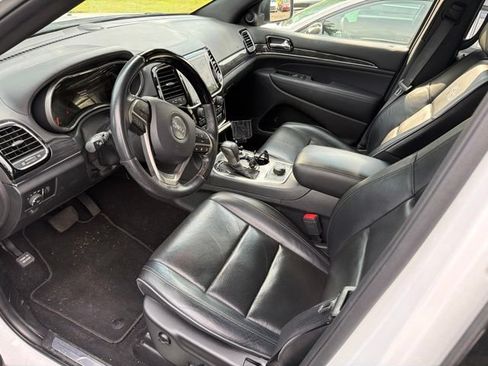 Used 2019 Jeep Grand Cherokee Overland AWD/4WD image 18
