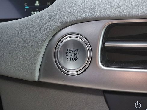 Used 2025 Hyundai Palisade SEL FWD image 27