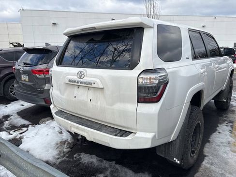 Used 2016 Toyota 4Runner SR5 image 5