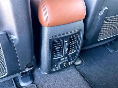 Used 2021 Jeep Grand Cherokee Overland AWD/4WD image 27