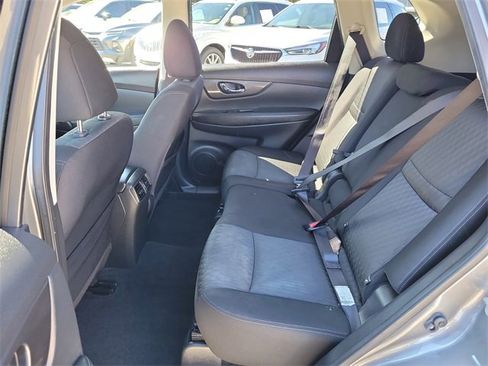 Used 2020 Nissan Rogue SV image 15