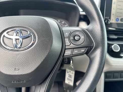 Used 2024 Toyota Corolla Cross L image 25