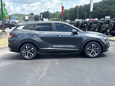 Used 2023 Kia Sportage EX FWD image 2